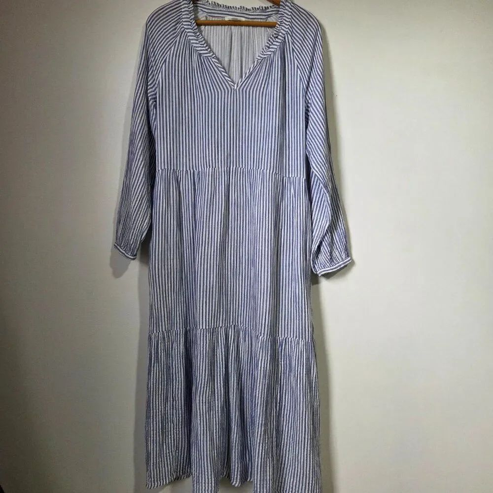 EUC BEACHLUNCHLOUNGE STRIPED SPLIT V NECK SUPER SOFT TIERED MAXI DRESS SZ SMALL